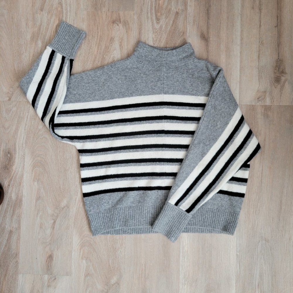 LOFT Medium Wool Blend Long Sleeve High Neck Knit Sweater